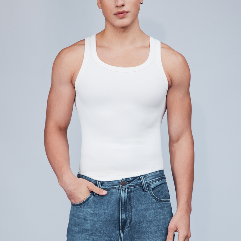 Tank Top Pembentuk Tubuh yang Ketat